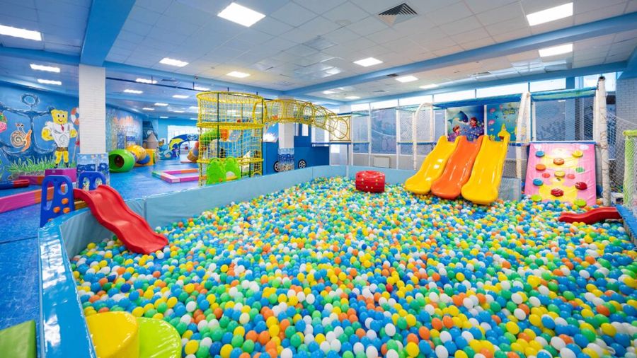 Детский игровой центр «АКВАKIDS» с сухим бассейном и горками